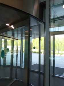 Автоматические револьверные двери